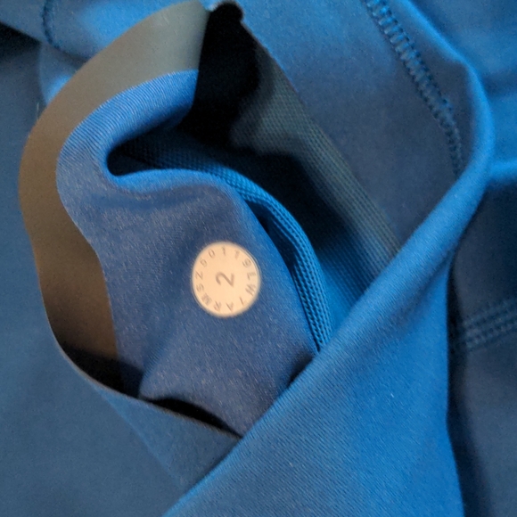 Lululemon In Movement Short 2.5" Size 2 Everlux - Deep Marine Teal Night Diver - Picture 3 of 3